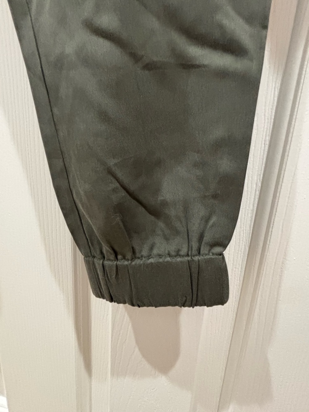 NWT Banana Republic Women’s Olive Green Cargo Jogger  - Casual Utility Style - Picture 5 of 9
